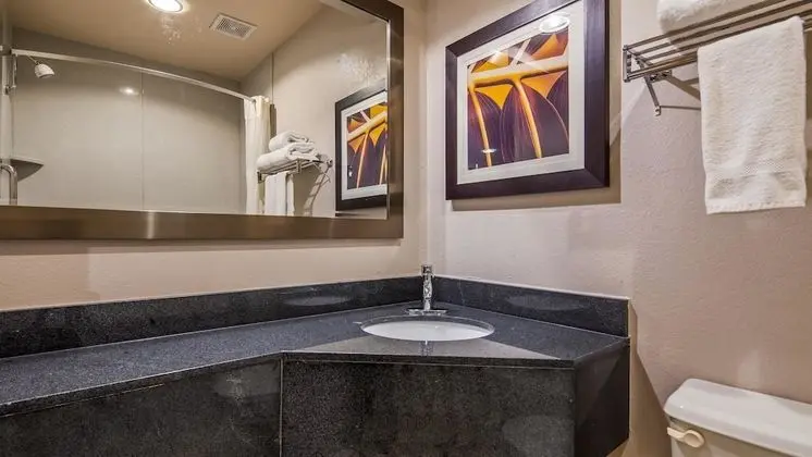 Standard Oda, 2 Büyük (Queen) Boy Yatak, Sigara İçilmez, Buzdolabı ve Mikrodalga