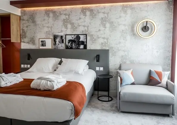 Standard Oda, 1 Büyük (Queen) Boy Yatak, Sigara İçilmez (with Sofabed)