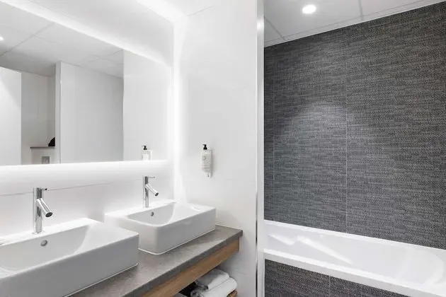 Standard Oda, 1 Büyük (Queen) Boy Yatak, Sigara İçilmez (with Sofabed)