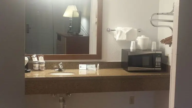 Standard Oda, 1 Büyük (Queen) Boy Yatak, Engellilere Uygun, Sigara İçilmez