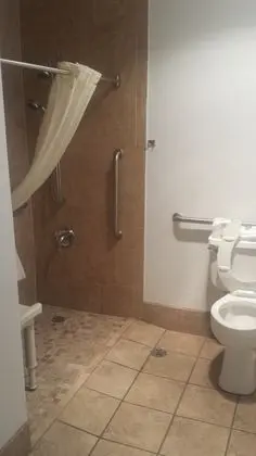 Standard Oda, 1 Büyük (Queen) Boy Yatak, Engellilere Uygun, Sigara İçilmez