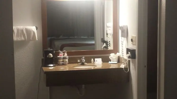 Standard Oda, 1 Büyük (Queen) Boy Yatak, Engellilere Uygun, Sigara İçilmez