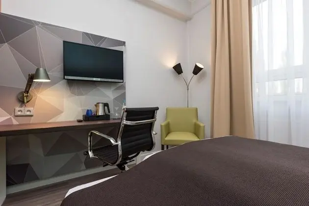 Standard Oda, 1 Büyük (Queen) Boy Yatak