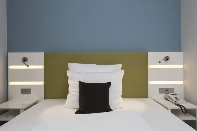 Standard Oda, 1 Büyük (Queen) Boy Yatak