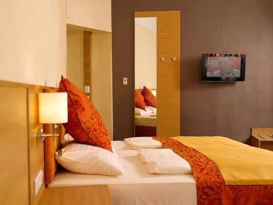Comfort Tek Büyük Yataklı Oda