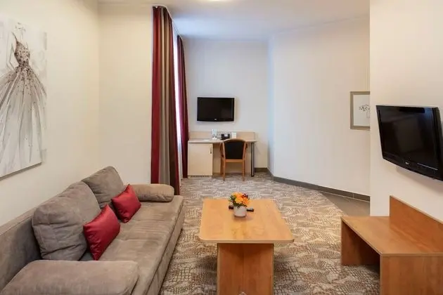 Standard Oda, 1 Çift Kişilik Yatak, Küçük Mutfak (Converts to 2 Twin Beds;with Sofabed)