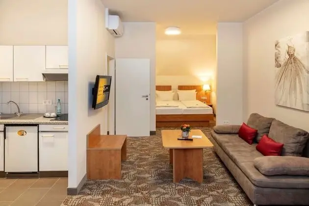 Standard Oda, 1 Çift Kişilik Yatak, Küçük Mutfak (Converts to 2 Twin Beds;with Sofabed)