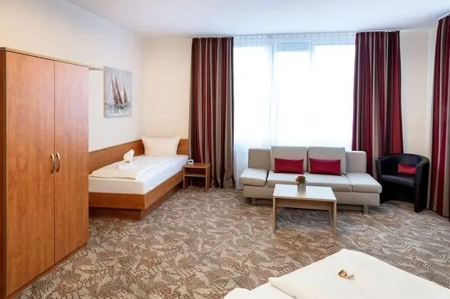 Standard Oda, Birden Çok Yatak, Küçük Mutfak (Converts to 2 Twin Beds;with Sofabed)