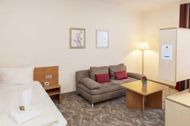 Standard Oda, Birden Çok Yatak, Küçük Mutfak (Converts to 2 Twin Beds;with Sofabed)