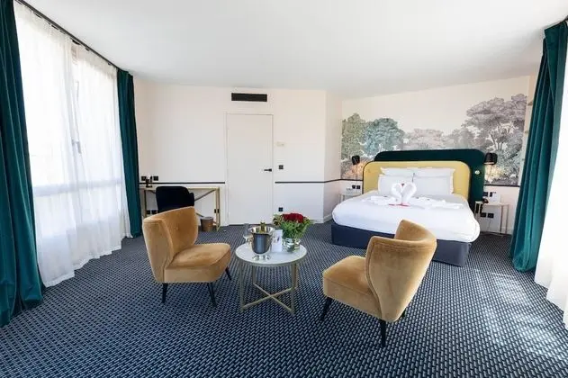 Süit, 1 Büyük (Queen) Boy Yatak, Sigara İçilmez, Balkon