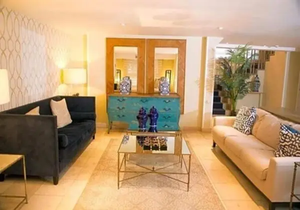 Süit, 1 En Büyük (King) Boy Yatak, Sigara İçilmez, Mikrodalga (Living Room;with Sofabed)