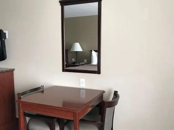 Standard Oda, 2 Büyük (Queen) Boy Yatak, Sigara İçilmez, Buzdolabı ve Mikrodalga (Walk-in Shower)
