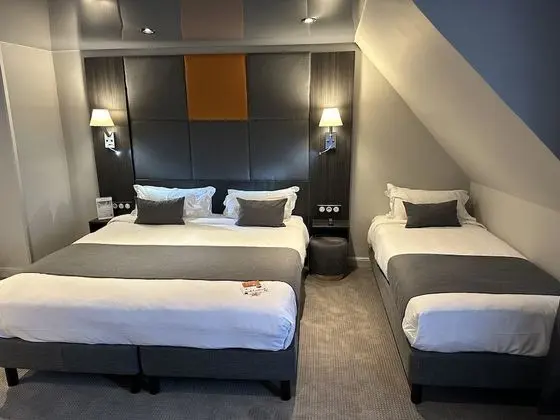 Junior Süit, 1 Büyük (Queen) Boy Yatak