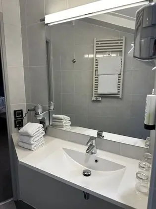 Junior Süit, 1 Büyük (Queen) Boy Yatak