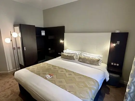 Superior Oda, 1 Büyük (Queen) Boy Yatak