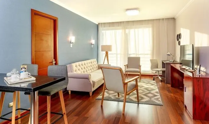 Premium Süit, 1 Büyük (Queen) Boy Yatak, Sigara İçilmez, Küçük Mutfak (Living Room)