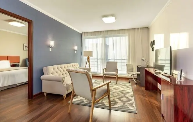 Premium Süit, 1 Büyük (Queen) Boy Yatak, Sigara İçilmez, Küçük Mutfak (Living Room)