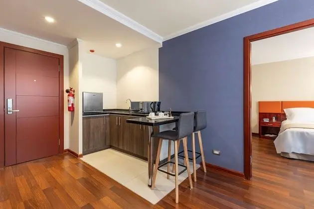 Premium Süit, 1 Büyük (Queen) Boy Yatak, Sigara İçilmez, Küçük Mutfak (Living Room)