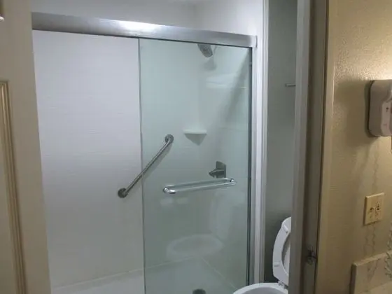Standard Oda, 1 En Büyük (King) Boy Yatak ve Çekyat, Engellilere Uygun (with Sofabed)