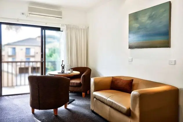 Superior Oda, 1 Büyük (Queen) Boy Yatak, Sigara İçilmez, Balkon