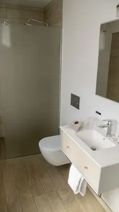 Business Tek Büyük Yataklı Oda