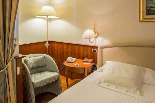 Classic Oda, 1 Büyük (Queen) Boy Yatak (Twin bed on request)