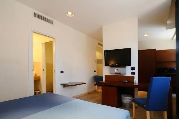 Family Oda, 2 Büyük (Queen) Boy Yatak