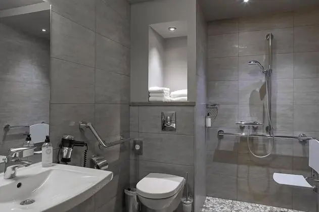 Comfort Oda, Birden Çok Yatak, Sigara İçilmez, Küvet