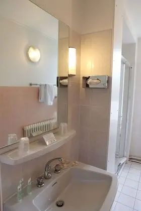 Junior Süit, Birden Çok Yatak, Sigara İçilmez, Küvet (Larger Room;Twin bed on request)