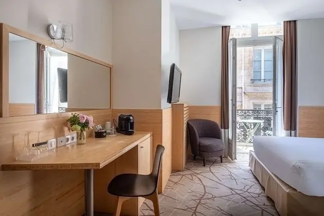 Deluxe Oda, 1 Büyük (Queen) Boy Yatak, Sigara İçilmez, Balkon