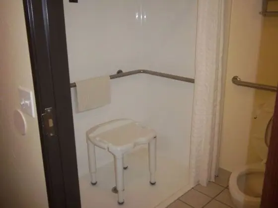 Standard Oda, 1 En Büyük (King) Boy Yatak, Engellilere Uygun (Walk-in Shower;Pet Friendly)