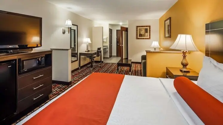 Süit, 1 En Büyük (King) Boy Yatak, Sigara İçilmez, Buzdolabı ve Mikrodalga (with Sofabed)