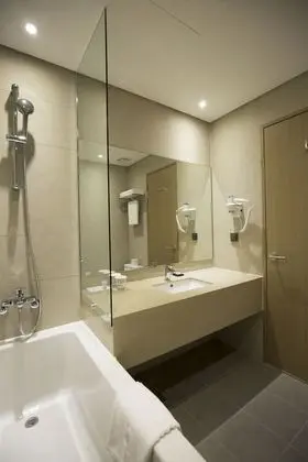 Standard Oda, 2 Çift Kişilik Yatak, Kısmi Deniz Manzaralı