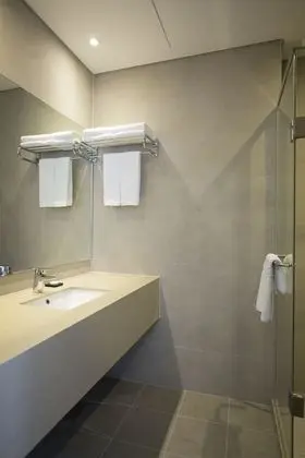 Standard Oda, 2 Çift Kişilik Yatak, Kısmi Deniz Manzaralı
