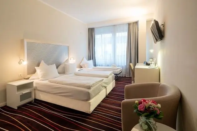 Üç Kişilik Oda