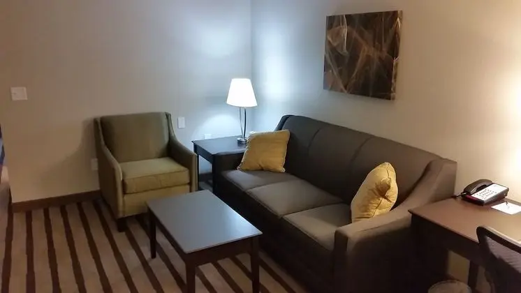 Süit, 1 En Büyük (King) Boy Yatak, Sigara İçilmez, Buzdolabı ve Mikrodalga