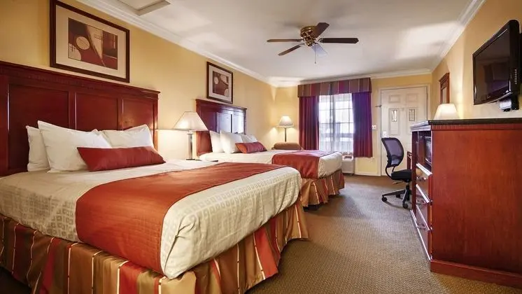 Standard Oda, 2 Büyük (Queen) Boy Yatak, Sigara İçilmez, Buzdolabı ve Mikrodalga (Pet Friendly)