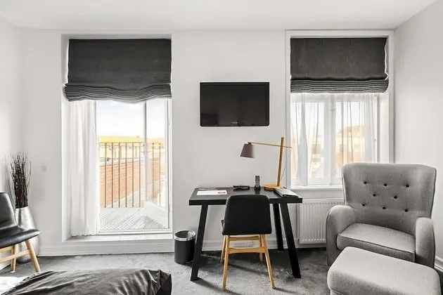 Junior Süit, 1 En Büyük (King) Boy Yatak, Sigara İçilmez