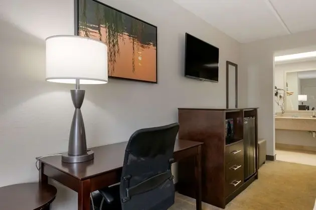 Standard Oda, 2 Büyük (Queen) Boy Yatak, Sigara İçilmez, Buzdolabı ve Mikrodalga