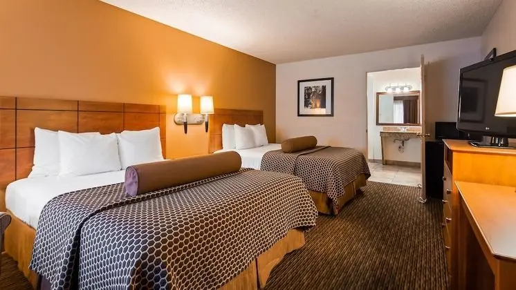 Standard Oda, 2 Büyük (Queen) Boy Yatak, Engellilere Uygun, Sigara İçilmez