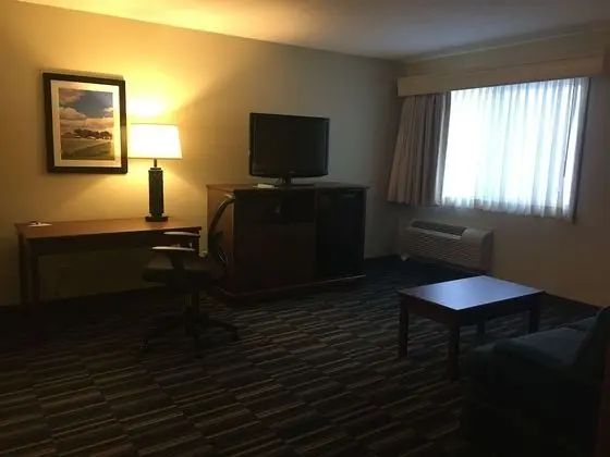 Süit, 2 Çift Kişilik Yatak, Sigara İçilmez, Buzdolabı ve Mikrodalga