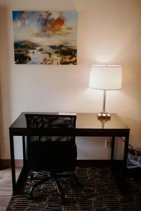 Standard Oda, 1 Büyük (Queen) Boy Yatak, Sigara İçilmez (with Single Sofabed)
