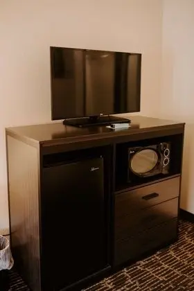 Standard Oda, 1 Büyük (Queen) Boy Yatak, Sigara İçilmez (with Single Sofabed)