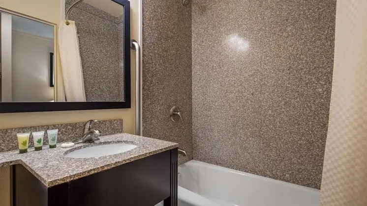 Standard Oda, 2 Büyük (Queen) Boy Yatak, Sigara İçilmez, Buzdolabı ve Mikrodalga