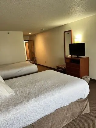 Oda, 2 Büyük (Queen) Boy Yatak