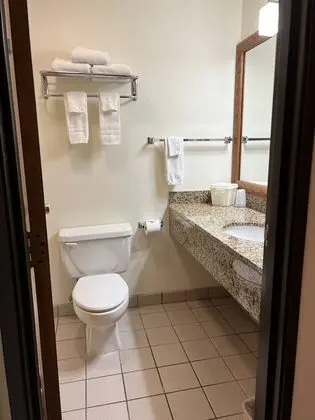 Oda, 2 Büyük (Queen) Boy Yatak