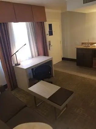 Süit, 1 Büyük (Queen) Boy Yatak, Sigara İçilmez, Buzdolabı ve Mikrodalga (Living Room)