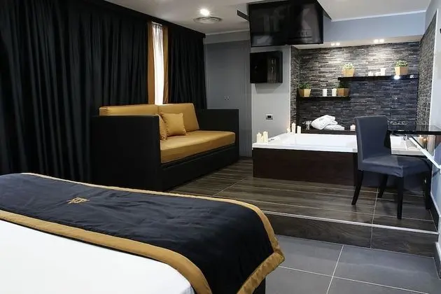 Deluxe Oda, 1 En Büyük (King) Boy Yatak ve Çekyat, Sıcak Su Küveti (with Sofabed)