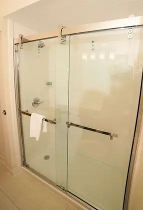 Süit, 1 Büyük (Queen) Boy Yatak, Sigara İçilmez, Buzdolabı ve Mikrodalga (Shower Only;with Sofabed)