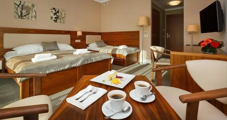 Standard Oda, 3 Tek Kişilik Yatak, Sigara İçilmez, Balkon